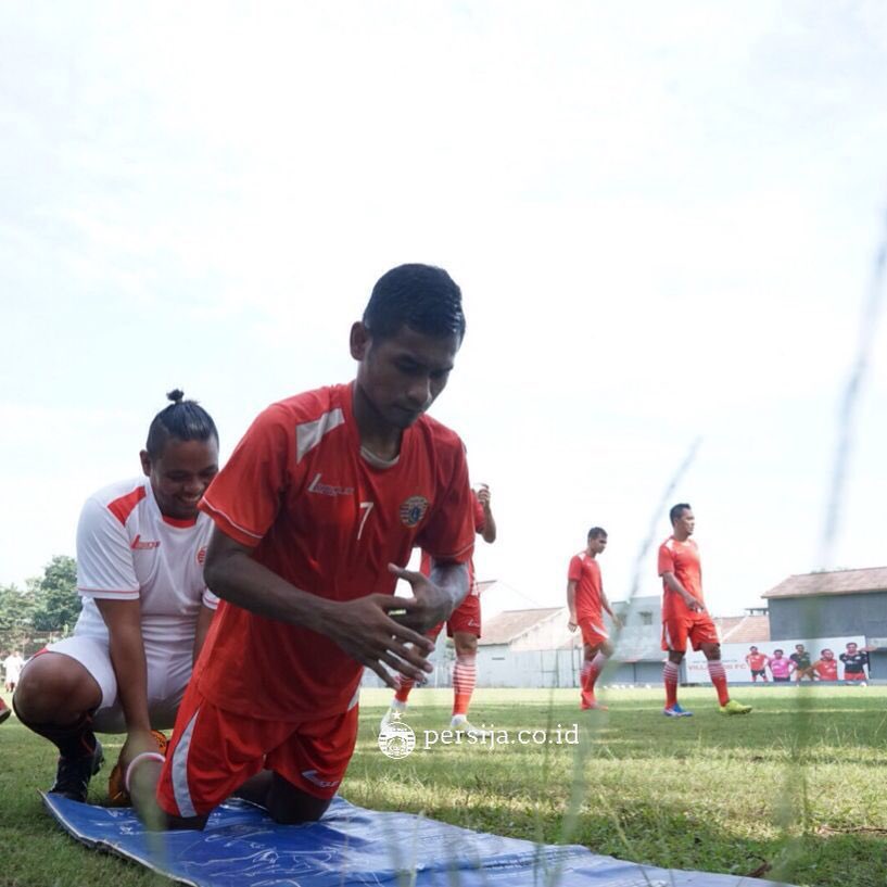 Persija_Jkt's tweet photo. Suasana latihan tim Persija pagi ini jelang laga home perdana #GuePersija https://t.co/ASkiMqqBgk