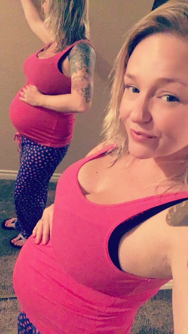 #belly #18weeks #babybump https://t.co/Kl81hqh0Uf