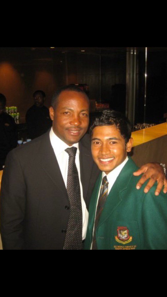 mushfiqur15's tweet photo. Happy birthday to my hero,idol..One of the greatest batsman of all time and a living legends...😊 https://t.co/0tWOtbj8NZ