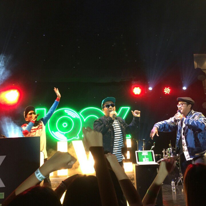 Keseruan di <a href="/JOOX_ID/">JOOX Indonesia</a> #JOOXLIVE concert! Siapa bilang kita menang jelek doang,kita juga bisa bikin orang JOGEDAN!