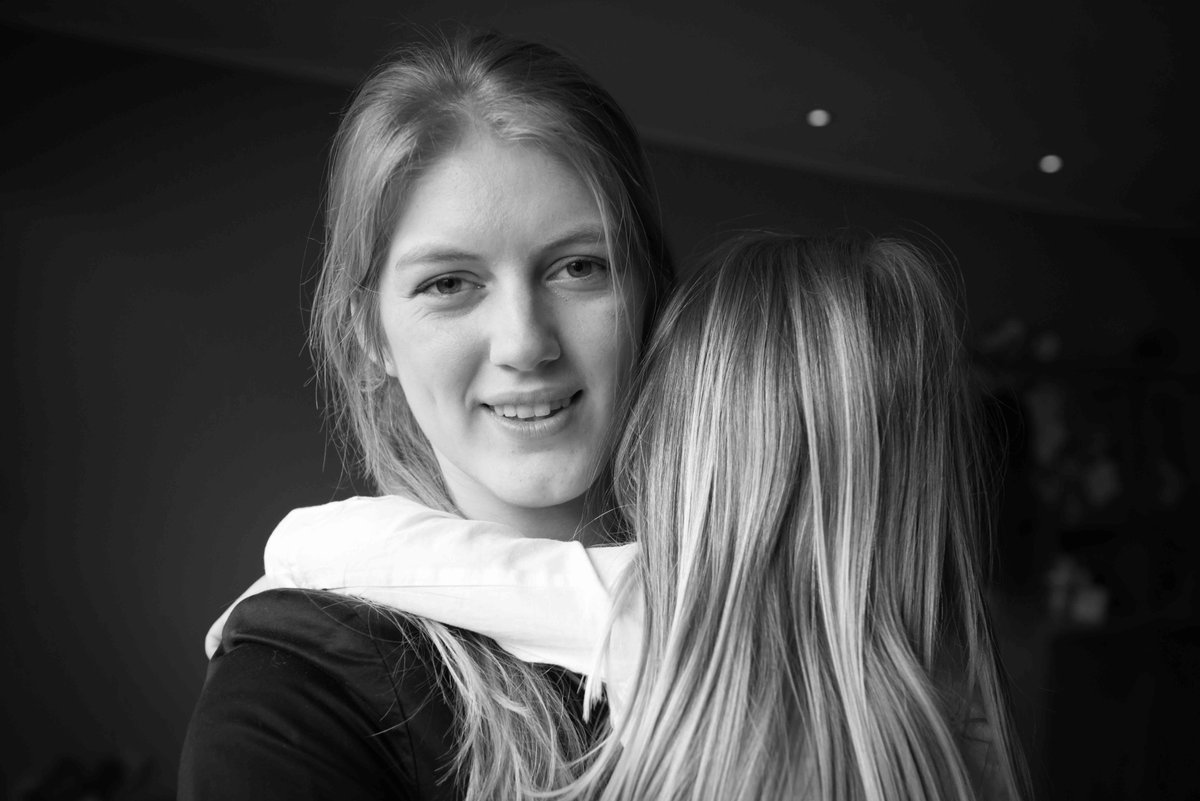 MagazineZoon's tweet image. Op haar 14e werd Anne Alles moeder. Viertien! Alles gaat overhoop. &amp;gt; facebook.com/zoonmagazine/p… #fotostephantellier