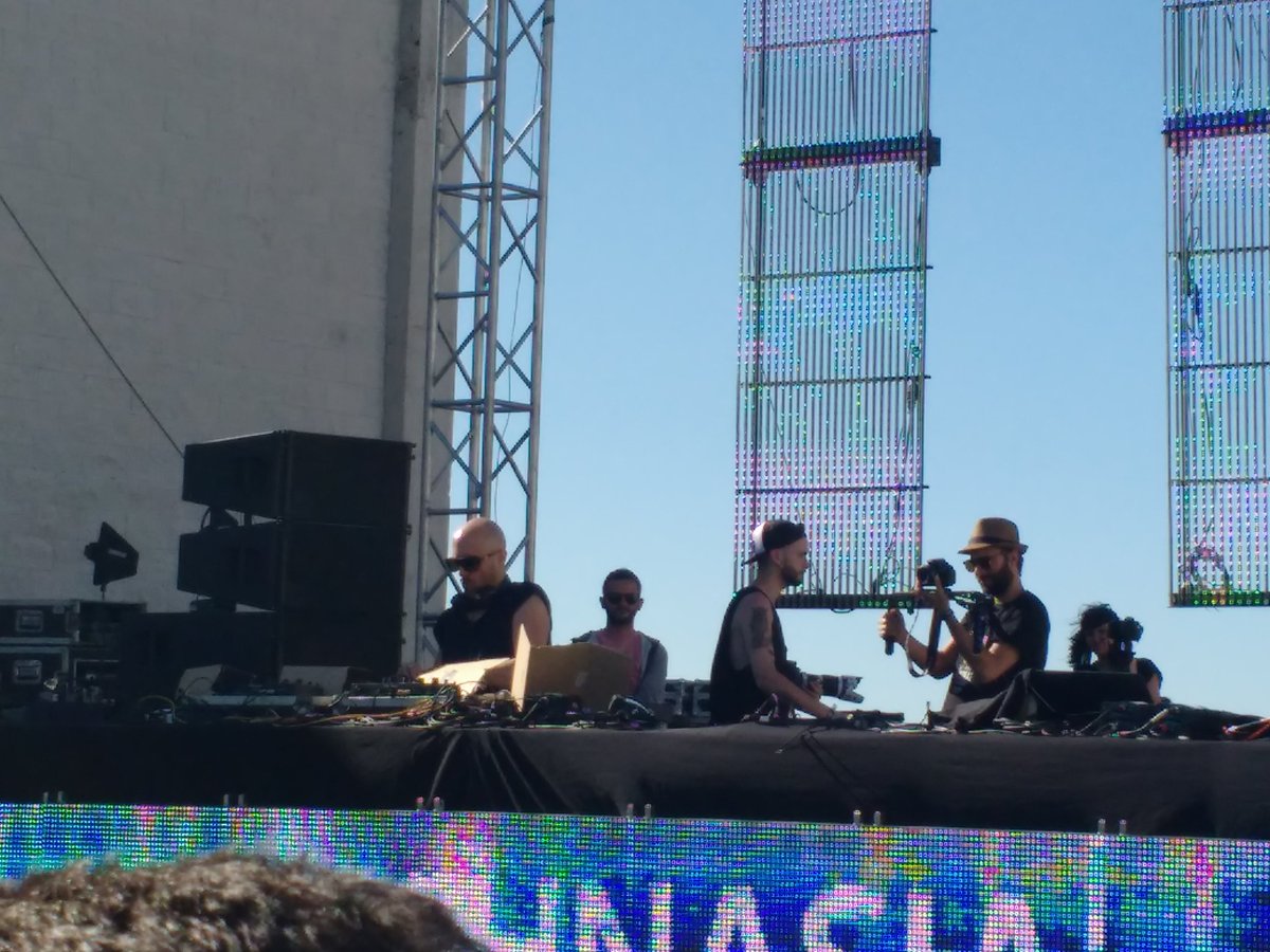 MixterTraxX's tweet photo. #SUNNYDAY2016 TrEmEnDo!!!  ¡/TechNasia !! #HuetorVega https://t.co/mRGx4e7Mcq