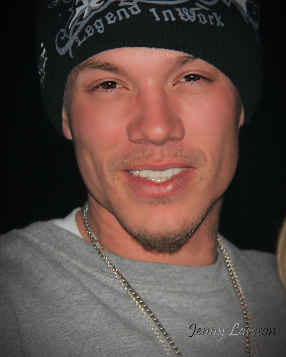 ChrisReneUK's tweet photo. There is aLLways a chance and there is aLLways a choice, because Life is too precious to waste - #ChrisRene https://t.co/ZLTFVzlBBm