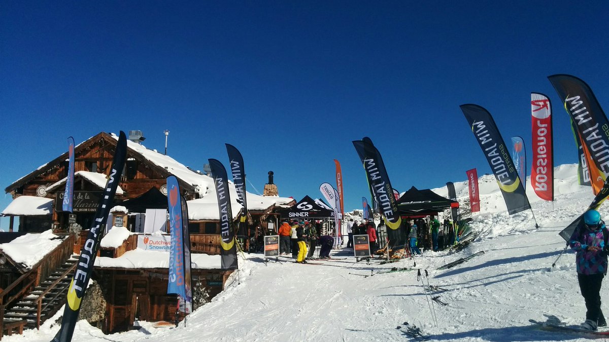 Snowtime_Travel's tweet photo. Het Test en Ride center is weer in volle gang bij Chalet de la Marine #Dutchweek https://t.co/NrdGH2zg14