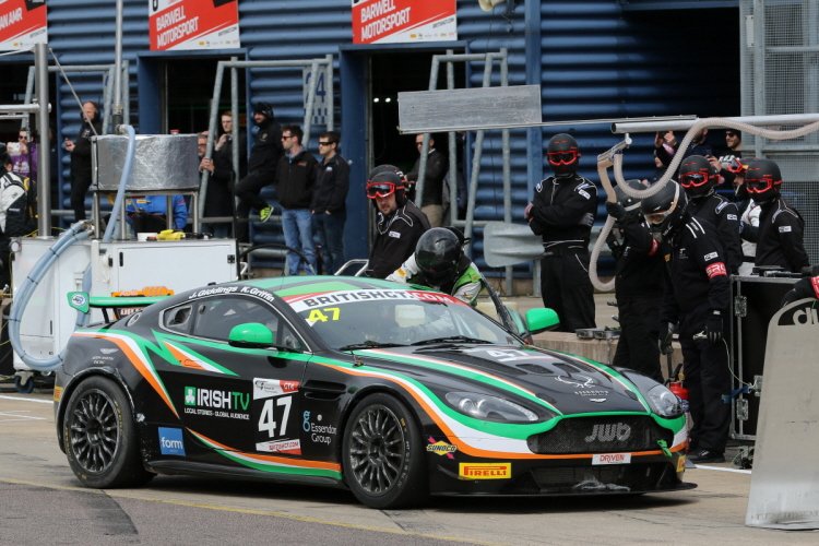 LATEST NEWS: Giddings &amp; Griffin Take Key Points From Bruising <a href="/RockinghamUK/">Rockingham</a> Two-Hour Race eepurl.com/bZ88db