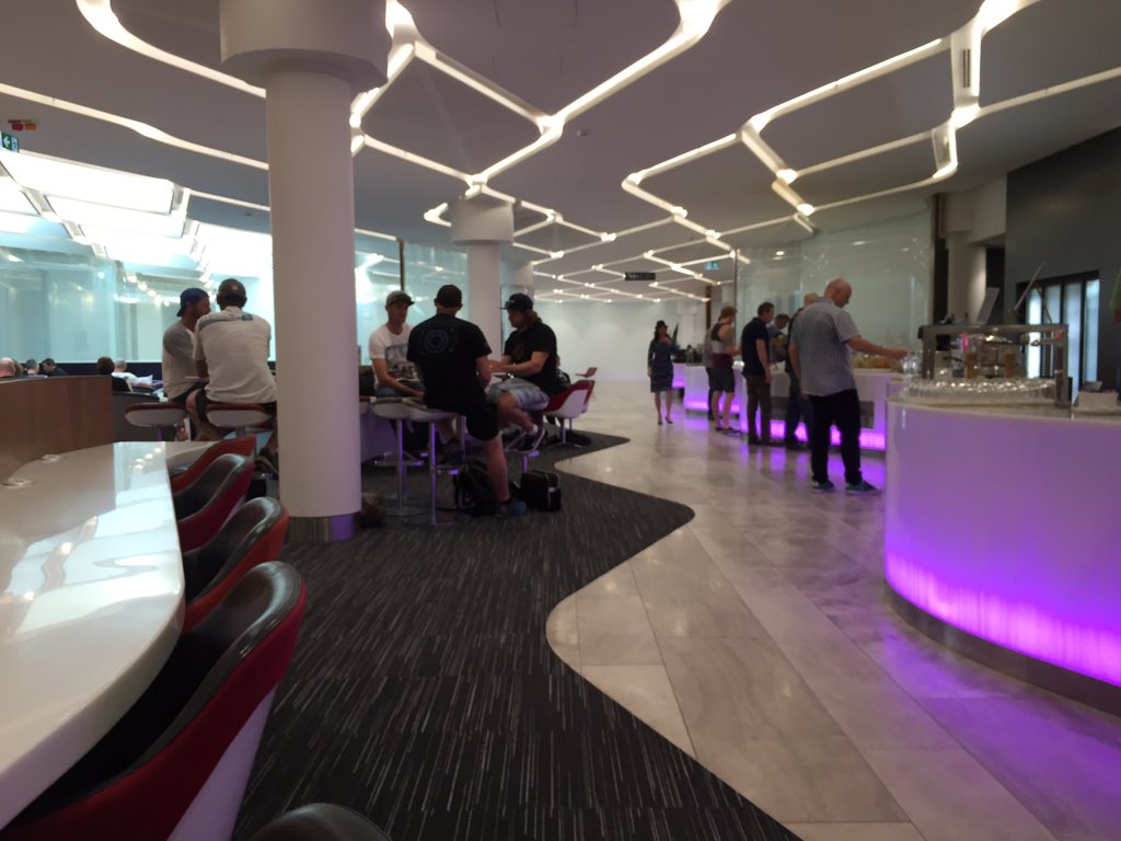 PEAJAEwascher's tweet image. Must admit I was very exciting to get access to the lounge today. #TravelNerd