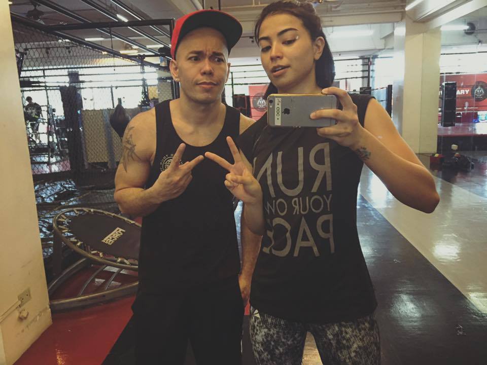 glaizaredux's tweet photo. Fighting! https://t.co/Y1JsGn357E
