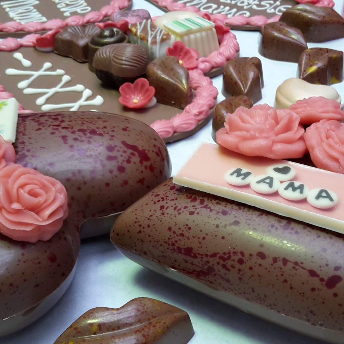 ChocoladeZo's tweet photo. Voor de #liefste ,de #leukste ,de #grappigste ,de #gezelligste etc #moeders
De allerlekkerste chocolade geschenken. https://t.co/RF7kvEhlkZ