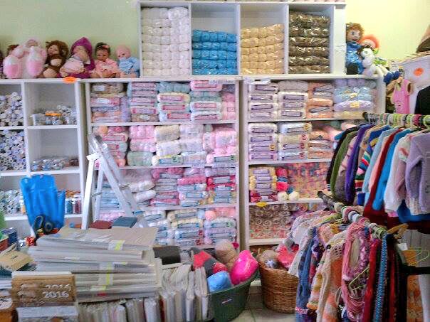 MyStilbaai's tweet photo. Interesting shop in #stilbaai - @KnijpersK Kreatief - LOTS of #wool #craftstuff #buttons FB: https://t.co/7VVDk4G755 https://t.co/Eyw4S8uaKe