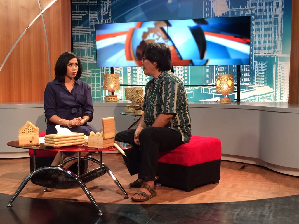 Ayo tetap tonton <a href="/TVRINasional/">TVRI Nasional</a> akan ada Edie Junadie yg bercerita tntg kerajinan bonggol jagung di Buatan Indonesia