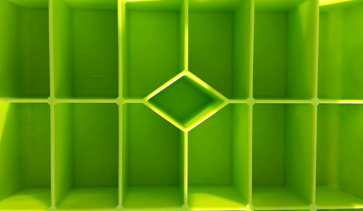 dismithphillips's tweet photo. Household object in a new light @ArtSoundBytes #green #abstracteverywhere #green #geometric #abstractphototography https://t.co/y13Ukd9LGz