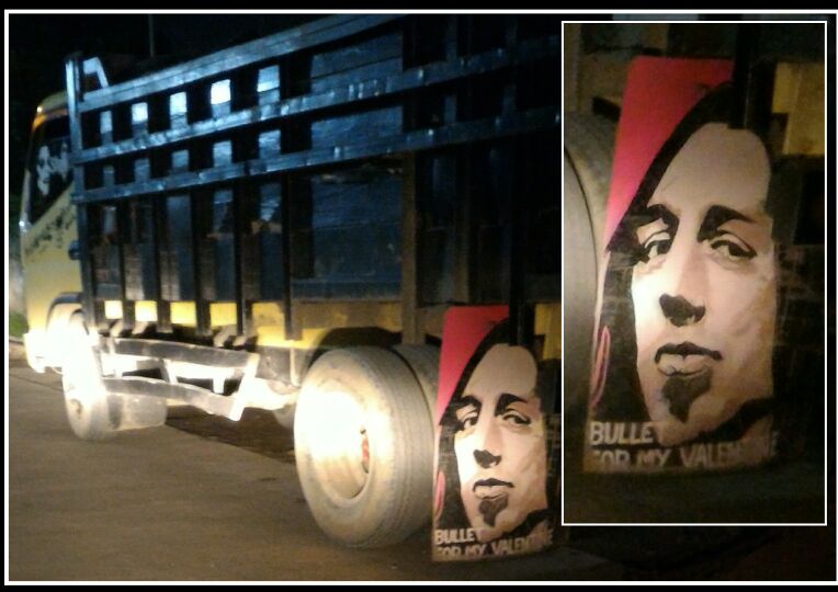 thoriqaria's tweet photo. @MattieValentine last night I stopped my motorcycle to take photo of this "Matt Truck" 😁😁 https://t.co/5uzfnilssI