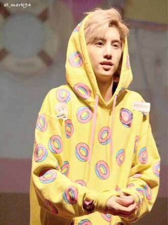 littlebirdAGAZE's tweet photo. คือร่ะ...เสื้อคู่อ่อ 😂 นี่ชิปข้ามวงได้ม๊ะ #jongkookBTS #markGOT7 https://t.co/7UL50l0pt3