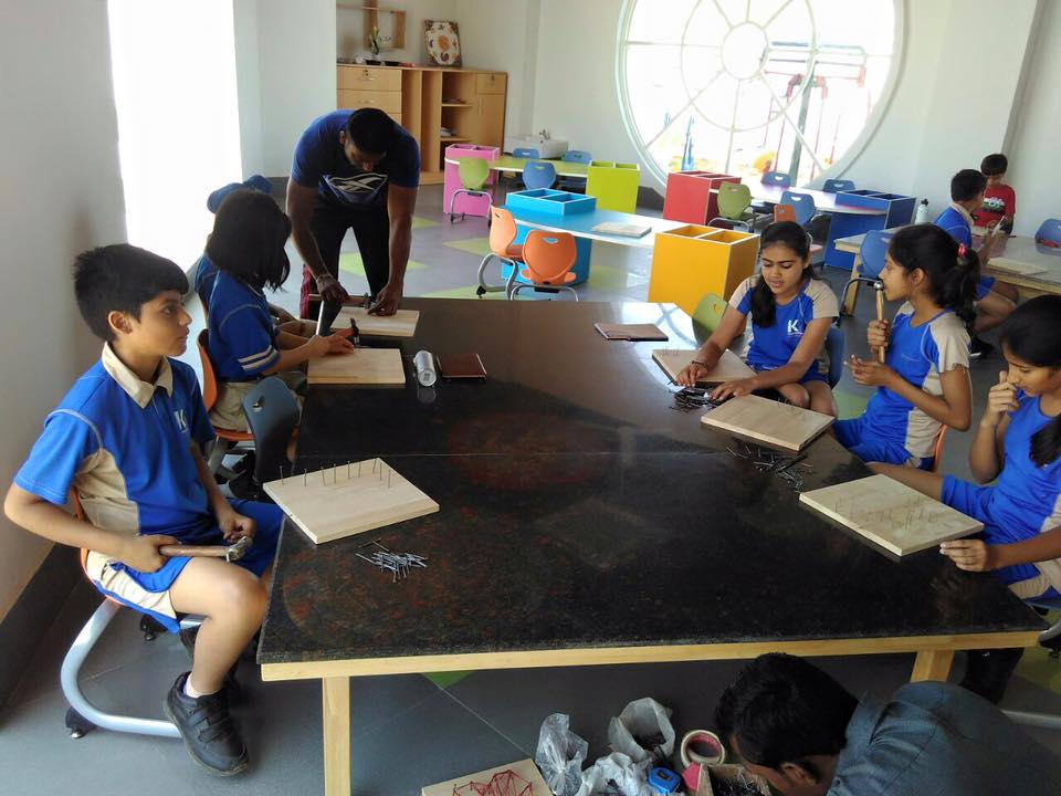 KEDSchool's tweet image. Kids at #Kunskapsskolan learning the #art of nailing and creating wonderful art features at their #CarpentryWorkshop