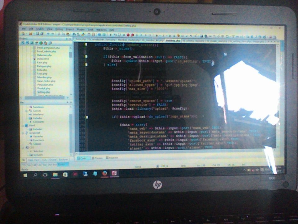 private_seo's tweet image. I&apos;m using #codelobster for editor and #codeigniter for the engine.... #php coding time :D
