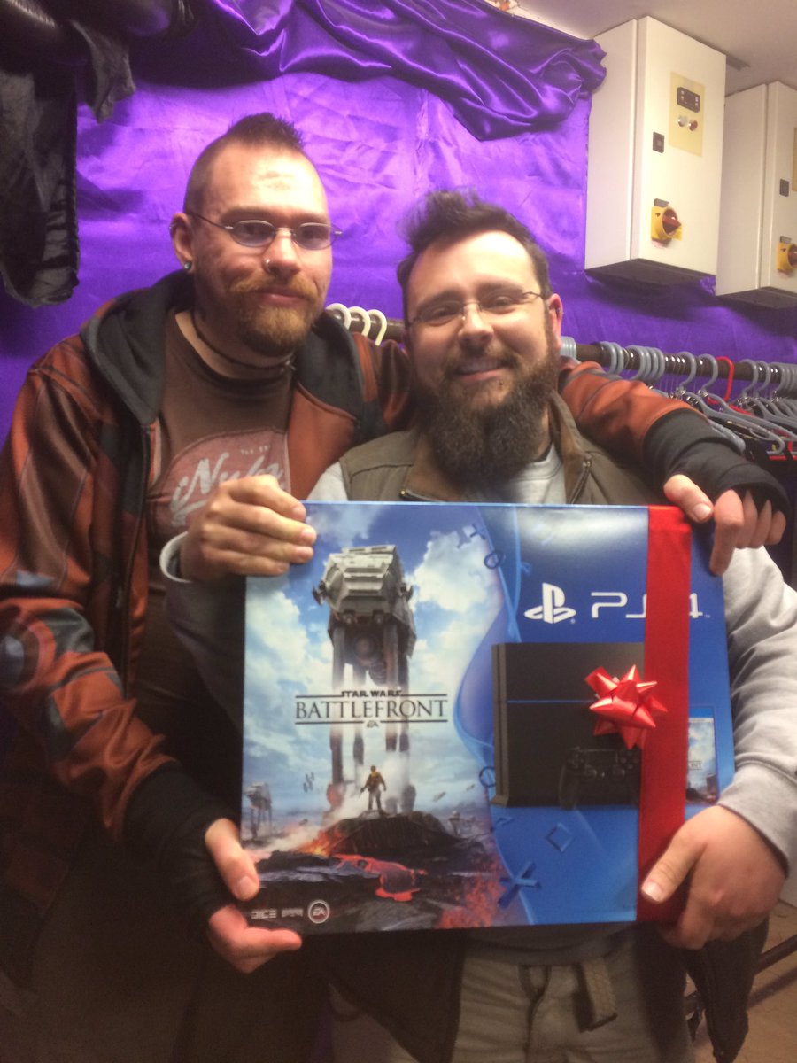 manbears's tweet photo. Back stage @EagleManchester and look who when home with a #ps4 #gbbb19 https://t.co/i4XA0l8WJp