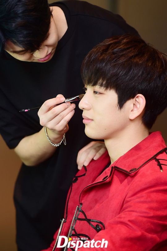 chococreammm's tweet photo. น่ารักเนอะ .ไปเตะบอลด้วยกันก็ได้ หรือจะแต่งหน้าให้กันก็ยังทำได้ค่ะ 55555555555555555555555555555555555 #niorjae https://t.co/DYlQ77aYF5