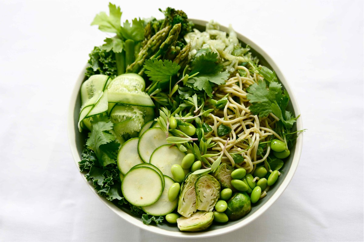 3 reasons to base you diet on #plants via @Thebrownpaperbagnutritionandwellness: bit.ly/1VvUMKz