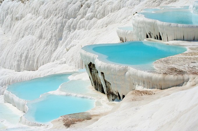 holidayslover1's tweet photo. #Pamukkale in turkish means "cotton castle", what a #wonderful #place! https://t.co/DiTErKLFnd
