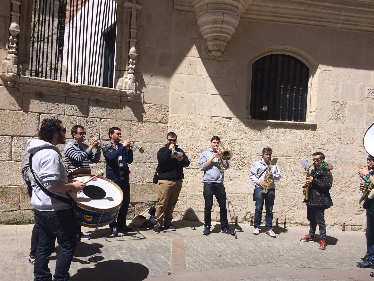 raquelperbar's tweet photo. Ole esos vermuts toreros con @SobrinosdelCid https://t.co/wUISjOcywB