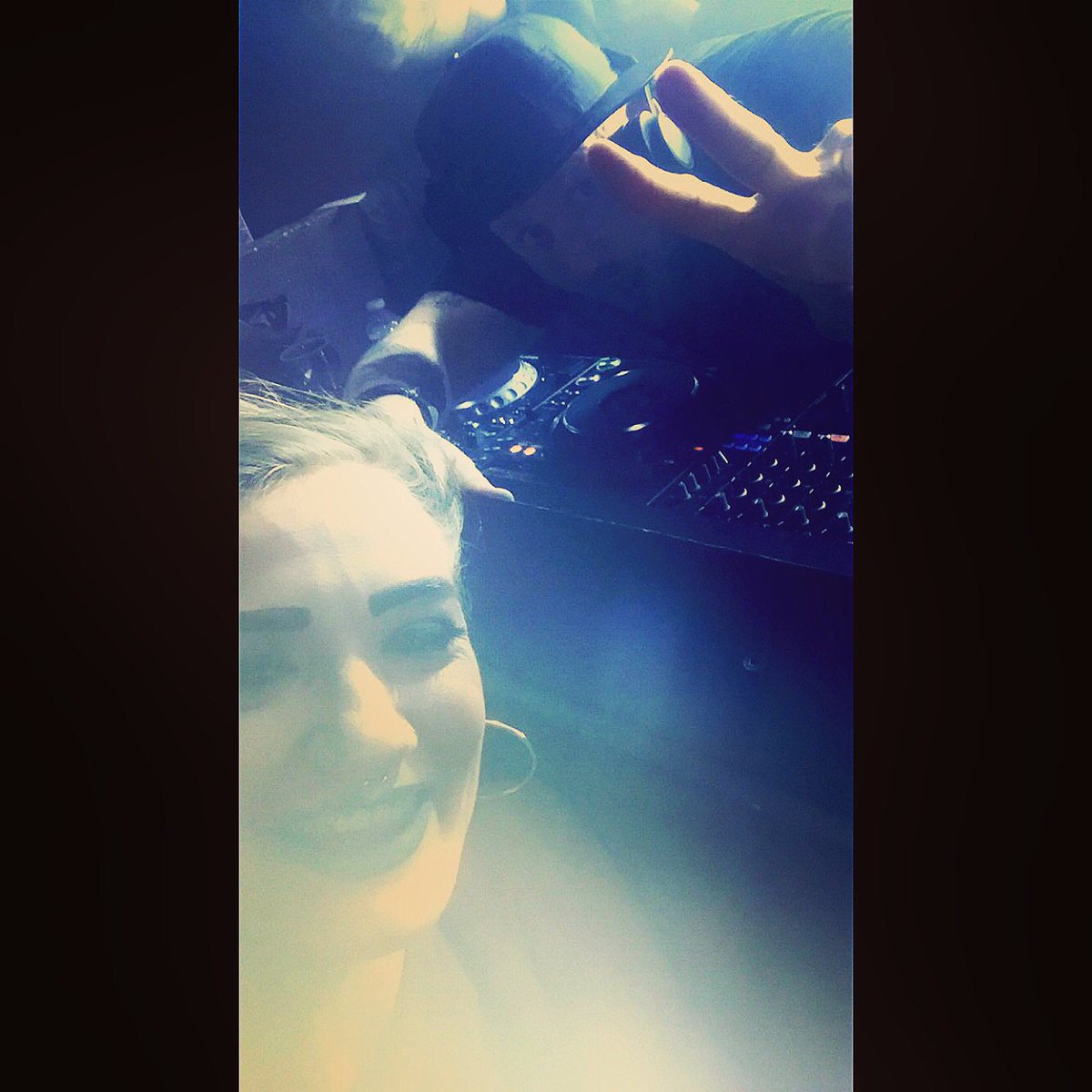 VikiHelenn's tweet photo. Taking selfies with @lowsteppa last night 😻✌🏾️what an amazing interactive DJ, an unreal set &amp; a top night #lowsteppa https://t.co/3UpHcNoPr7