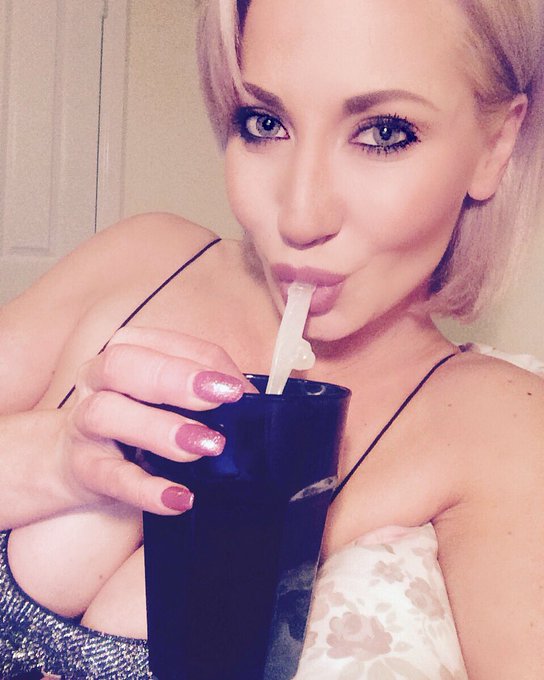 #bankholidaymonday 🙈😂😈💋  https://t.co/aIGj0fXljC  for all your wanking needs 🔞😂 https://t.co/wqSjYas<a href="/tag/bankholidaymonday"class="tags">#bankholidaymonday</a>