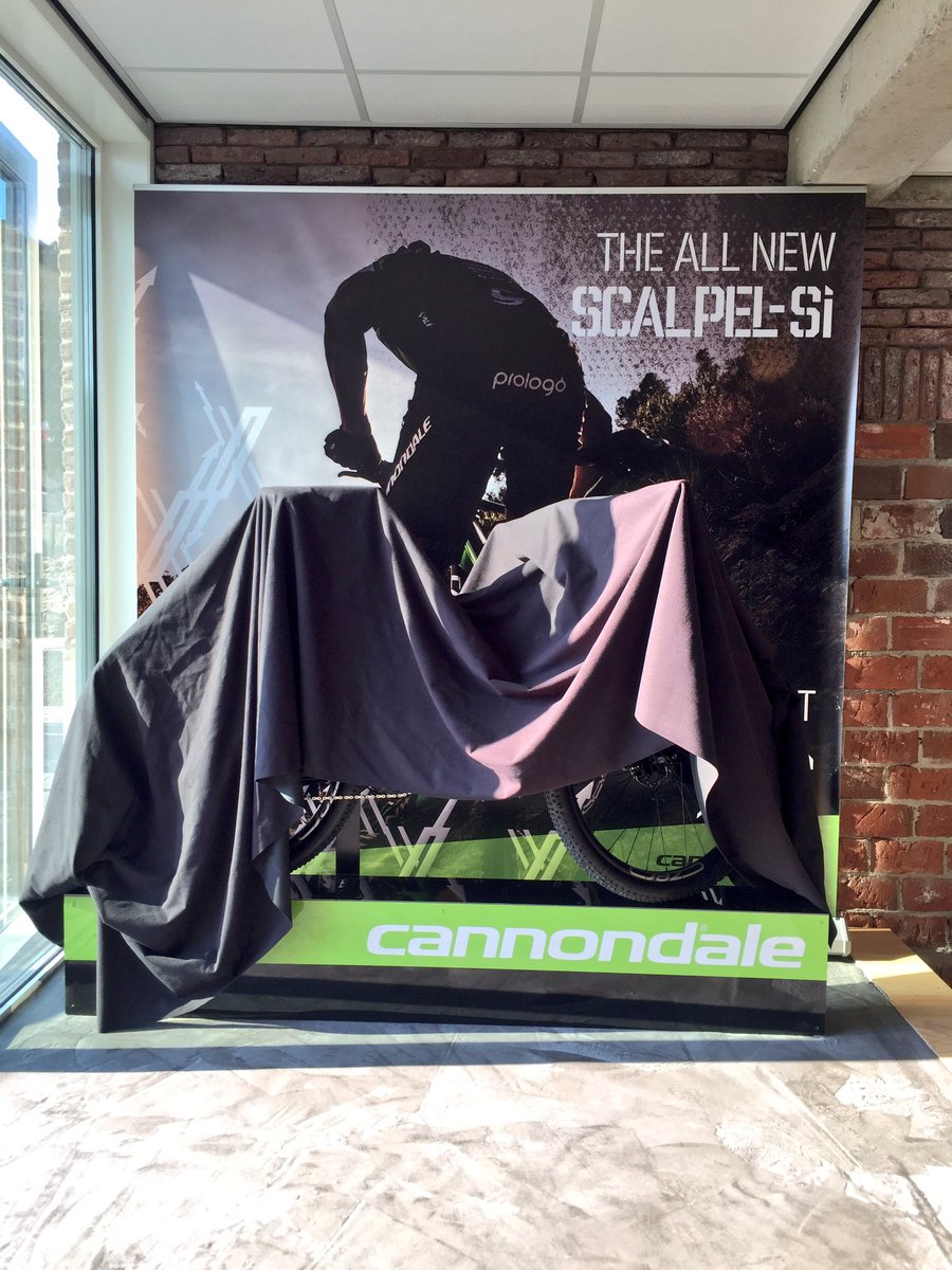 villavelotwente's tweet photo. De nieuwe Scalpel-Si. Vandaag en morgen gepresenteerd voor de Benelux dealers vanaf VillaVélo #primeur #trots https://t.co/9tHQAiBLZU