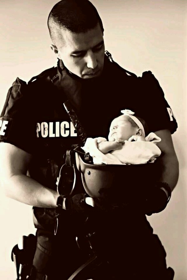 JAmy208's tweet photo. Protect The Blue Protecting You. Where would we be without heroes?#PoliceLivesMater #BlueLivesMatter #K9 #WeSeeYou https://t.co/XbeZpVzjhN