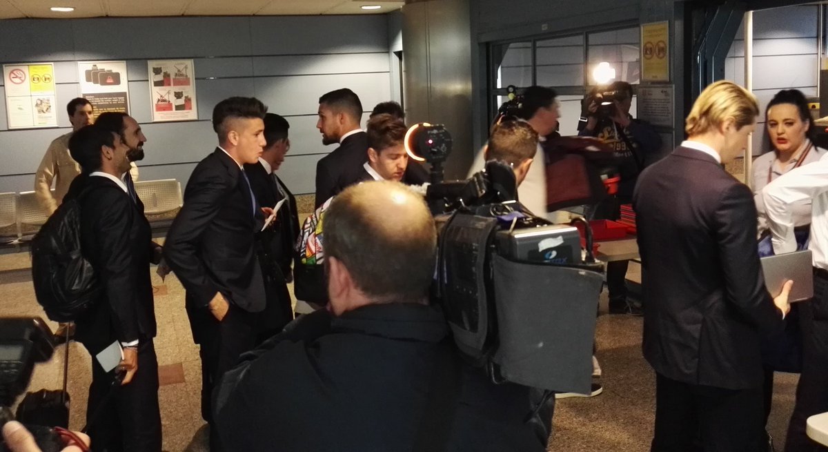 Atleti's tweet photo. El equipo ya está en el aeropuerto. Próximo destino: ¡Múnich! #FCBAtleti #UCL #AúpaAtleti https://t.co/tqu5s802u0