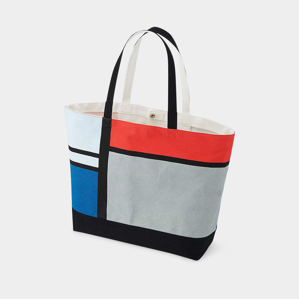 Moma Design Store Japan No Twitter Uniqlo At Moma ピエト モンドリアンの作品が変化を遂げて生まれた たっぷり収納できるキャンバストートバッグ ユニクロとmomaのコラボレーションアイテム T Co Oerfhonmf7