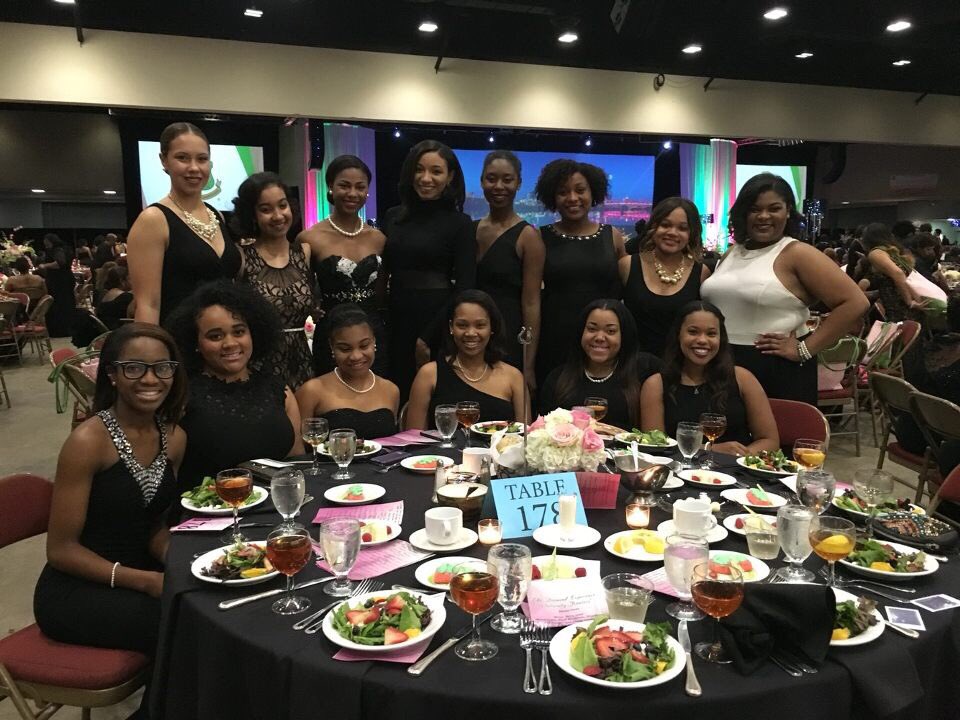thatssoshailyn's tweet photo. Sensational South Central's 84th Regional Conference in Little Rock, Arkansas.💕💚 #SCRC #SCRC2016 #southcentralaka https://t.co/MzcKF3wHpa