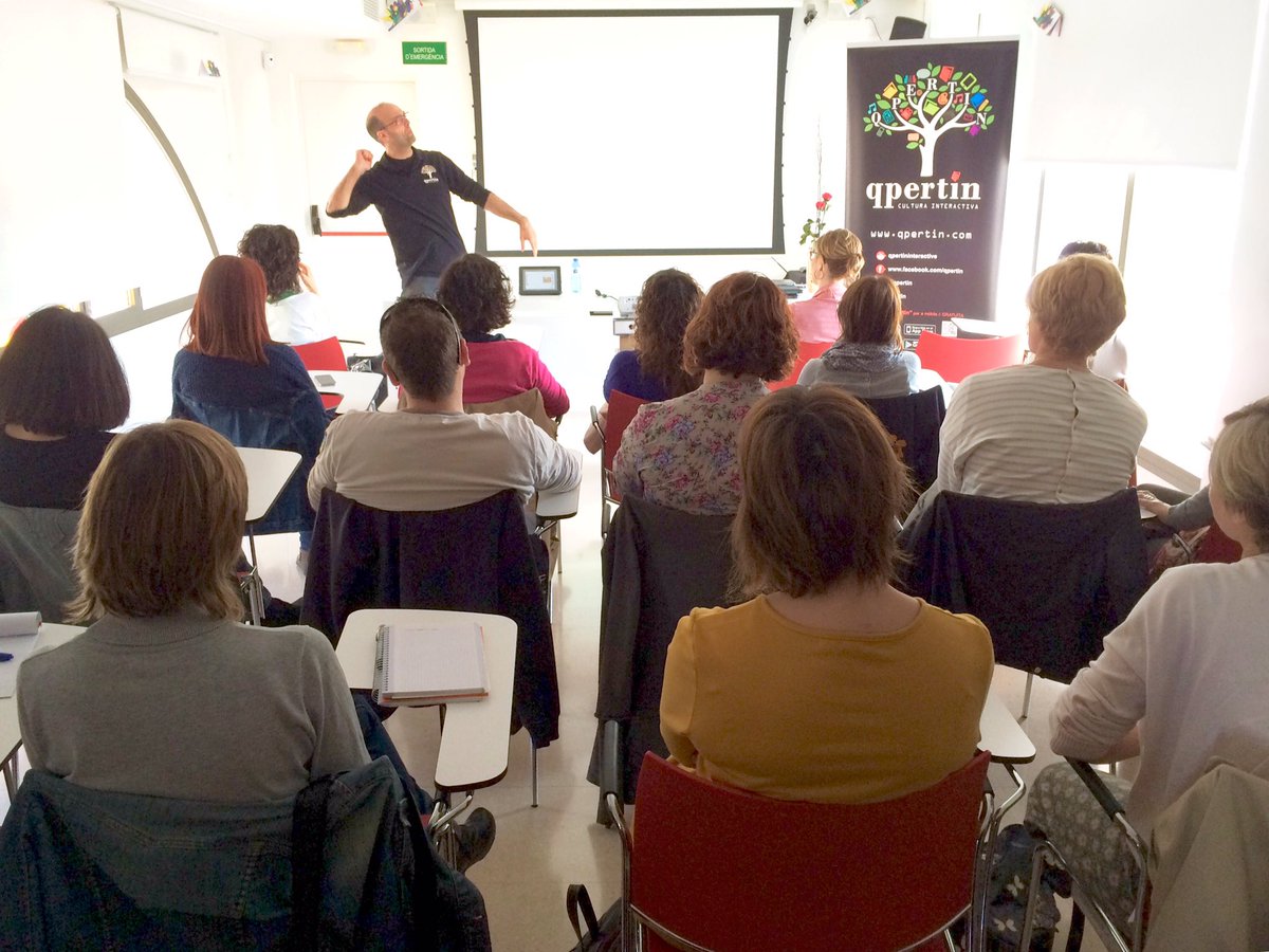 evaoque's tweet photo. Alcanar #revoluciodigital @BtfAlcanar @Qpertin #ameibaalcanar# paresimares #quèfemalesbiblios https://t.co/35jo77k3rD