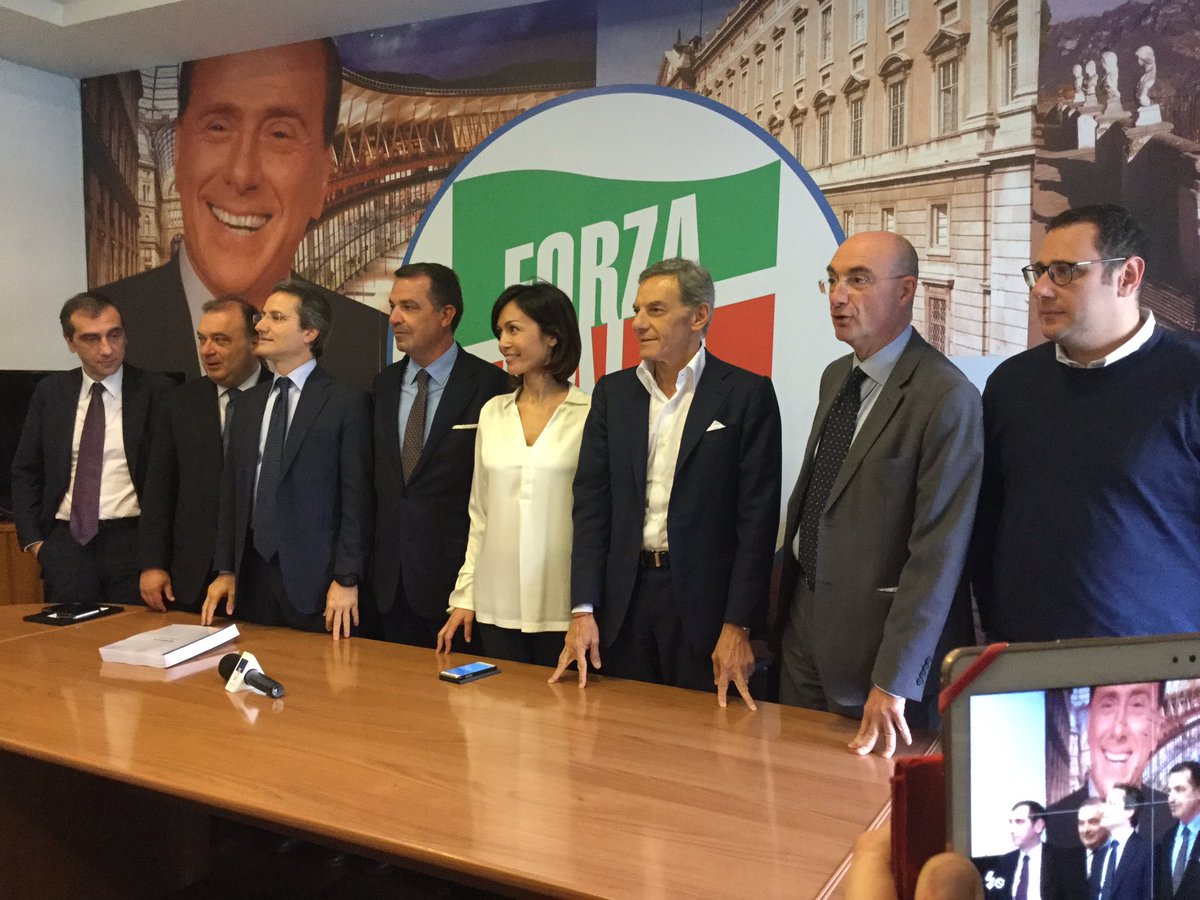 _PaoloRusso_'s tweet photo. @mara_carfagna capolista a Napoli per #Lettieri. A Napoli il meglio sul piano della voglia di fare. https://t.co/hlTrNmZaiQ