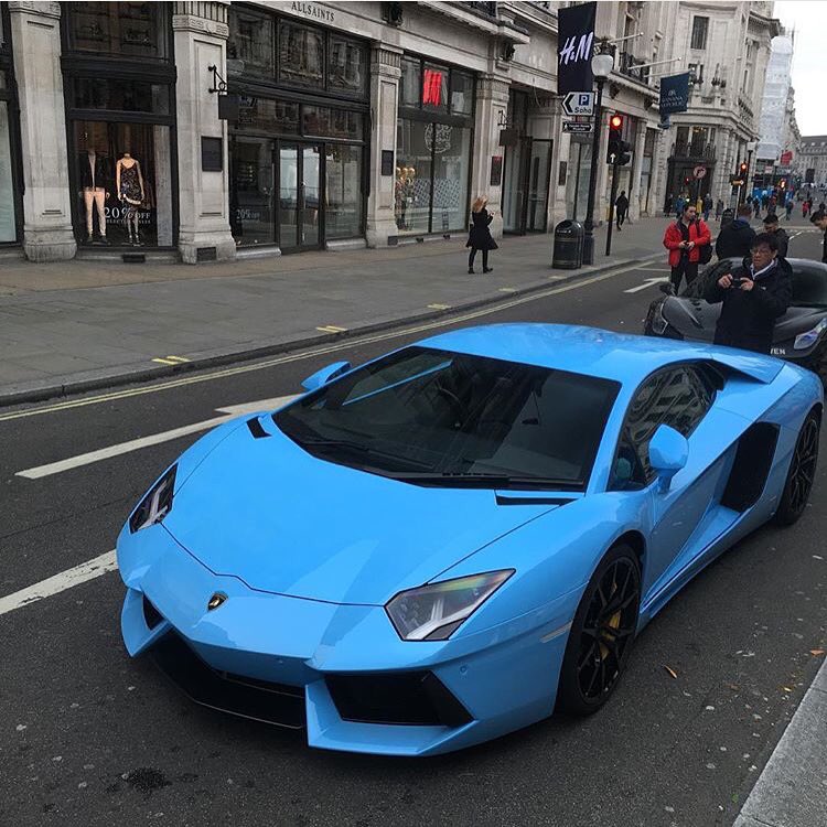 WallacePJW's tweet photo. The cars are arriving on Regents Street for Gumball 3000 #SupercarsofLondon https://t.co/zPaIOrSO8h