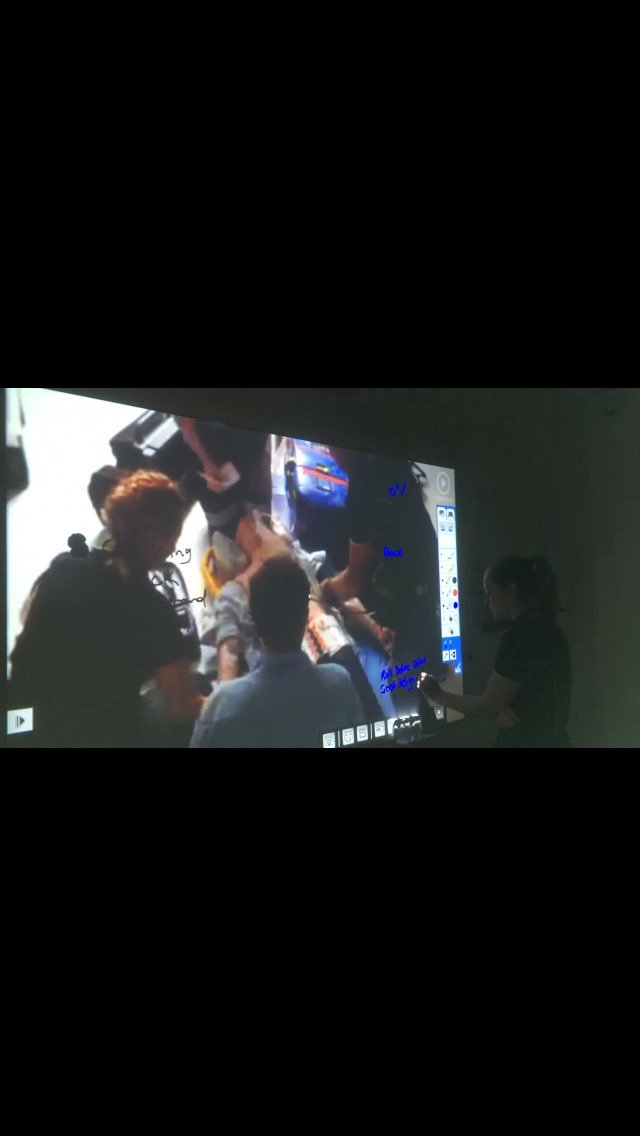 carleyjcarney's tweet photo. Simulations in our new prac rooms 👌 #bms327 https://t.co/EQivRSIhHP