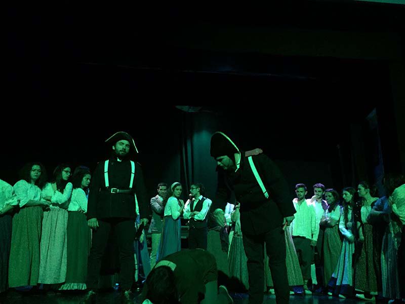 El musical ‘Sale el Sol’ deslumbra con su estreno en #Torrent ow.ly/4njq1x