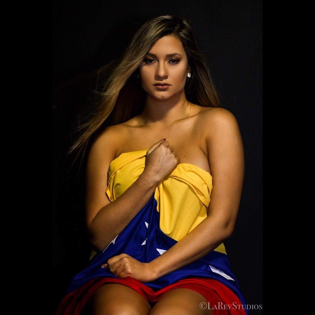 cindy78cuellar's tweet photo. @andreaigonzalez la mas bella๐๐๐โค
#la#1 #launica #bella #andreaGHUS #teamandrea #forever #๐ https://t.co/LaIQwkIX1n