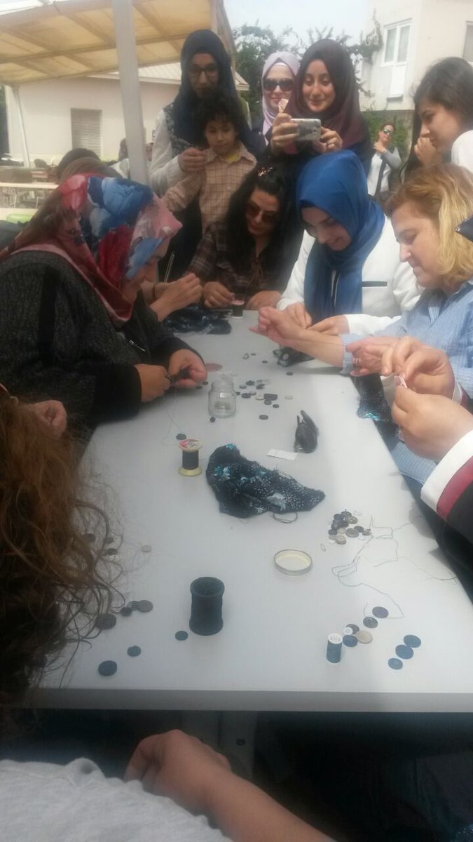 torosyagmur7's tweet photo. Anneler ve kızlarımız okulumuzda kahvaltının ardından yarışlarla eğlendiler. Katılımlarından dolayı teşekkür ederiz https://t.co/f1m7zmjpm9