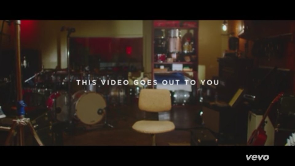 JessicabarrJ's tweet photo. #WatchJetBlackHeartOnVEVO DO IT!! JUST DO IT!! Plz?? =^.^= https://t.co/6nNis6OOY3