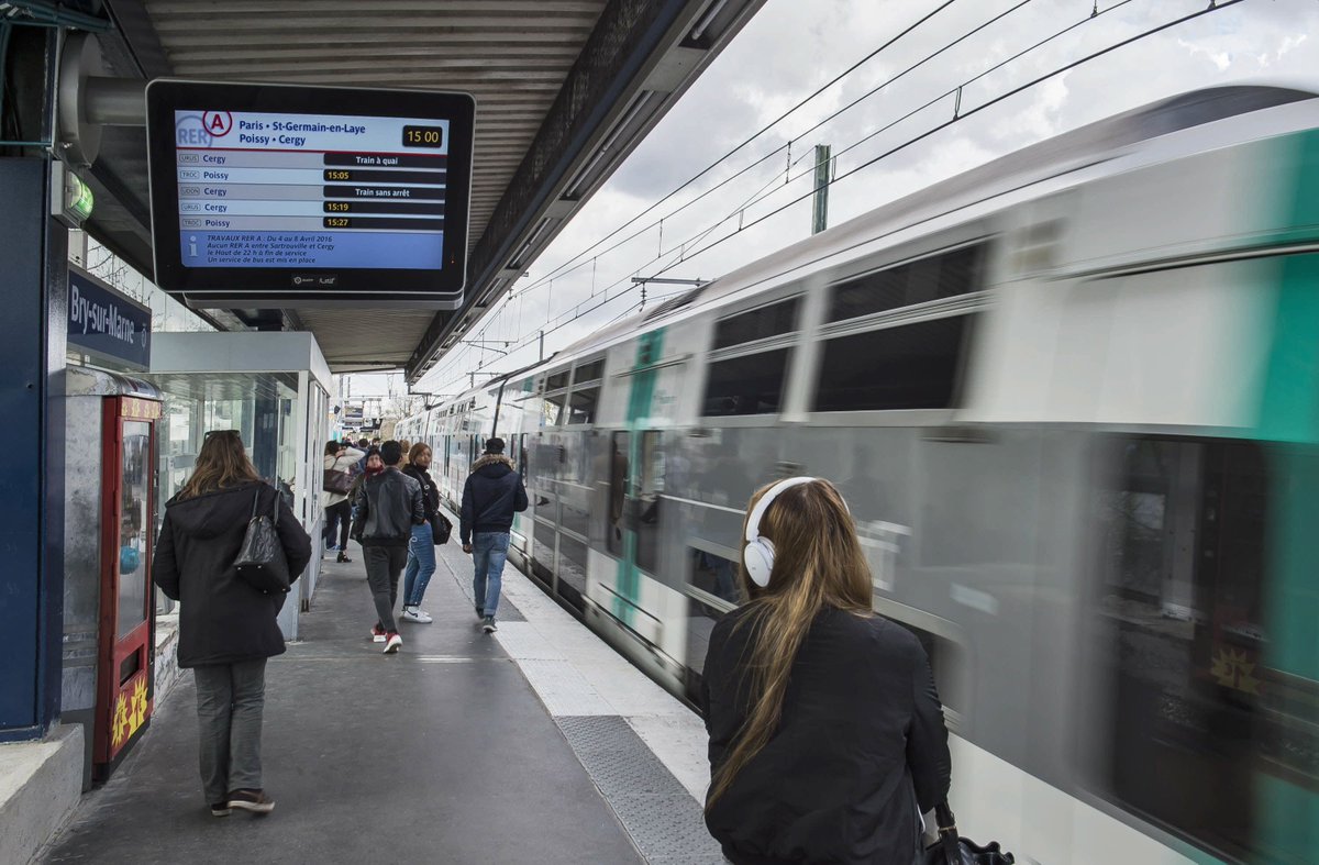 RATPgroup's tweet photo. Tout savoir sur la régularité de vos transports sur le réseau #RATP https://t.co/BbgSnp3Oqq #RATPScope https://t.co/C3ccBBEqC1