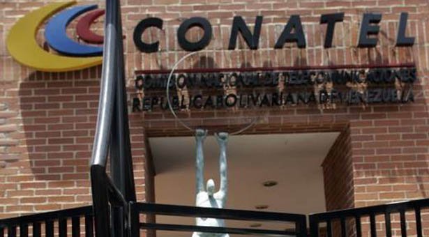 DiarioContraste's tweet photo. #ConatelCalla: Prensa independiente exige respuesta sobre renovación de concesiones https://t.co/nLy5GUf5Wd https://t.co/rXr1BeECjv