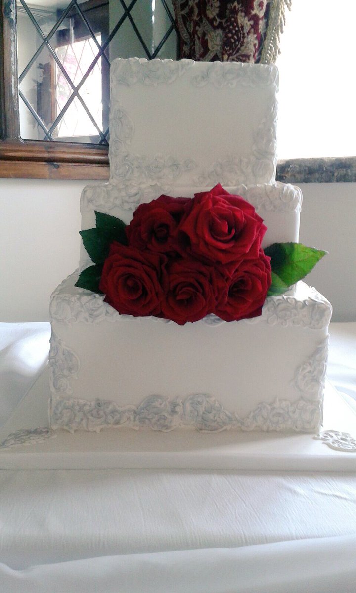 jancaraC's tweet photo. #HappyBankHoliday https://t.co/IhKyK8khV1 #cakes for all occasions https://t.co/u6s2khGwh1
