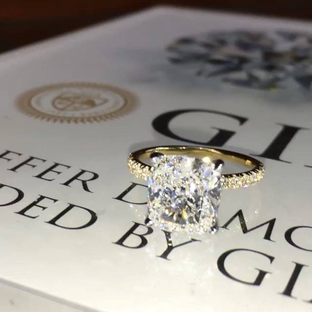 MikeNekta's tweet photo. #diamond #bigdiamond #customwatchdial #custommadejewelry #cushiondiamond #engagementring #engagementrings #nyc #shi… https://t.co/kV65TkIhoj