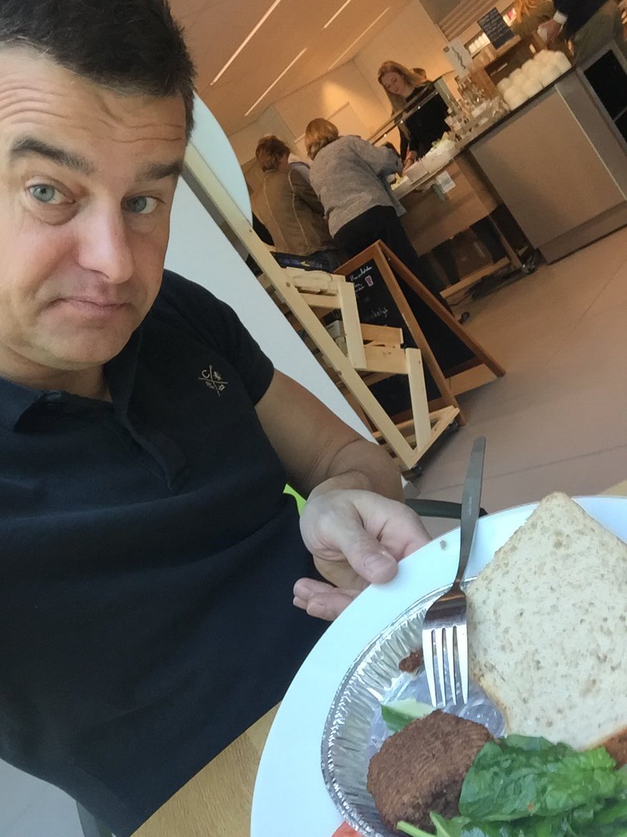 In de kantine van <a href="/plussupermarkt/">PLUS Supermarkt</a> in Utrecht nu ook het #balletjebreed , net als in alle 262 vestigingen! #vov