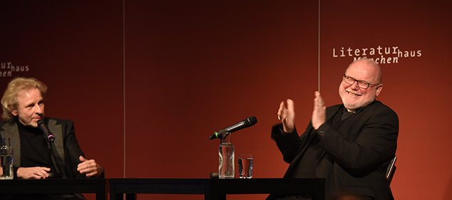 LithausMUC's tweet photo. NEU IM AUDIOARCHIV: Mitschnitt unseres Abends mit Kardinal Marx &amp; Thomas Gottschalk https://t.co/pW8x0MNj1K https://t.co/BnS73X2Bvp
