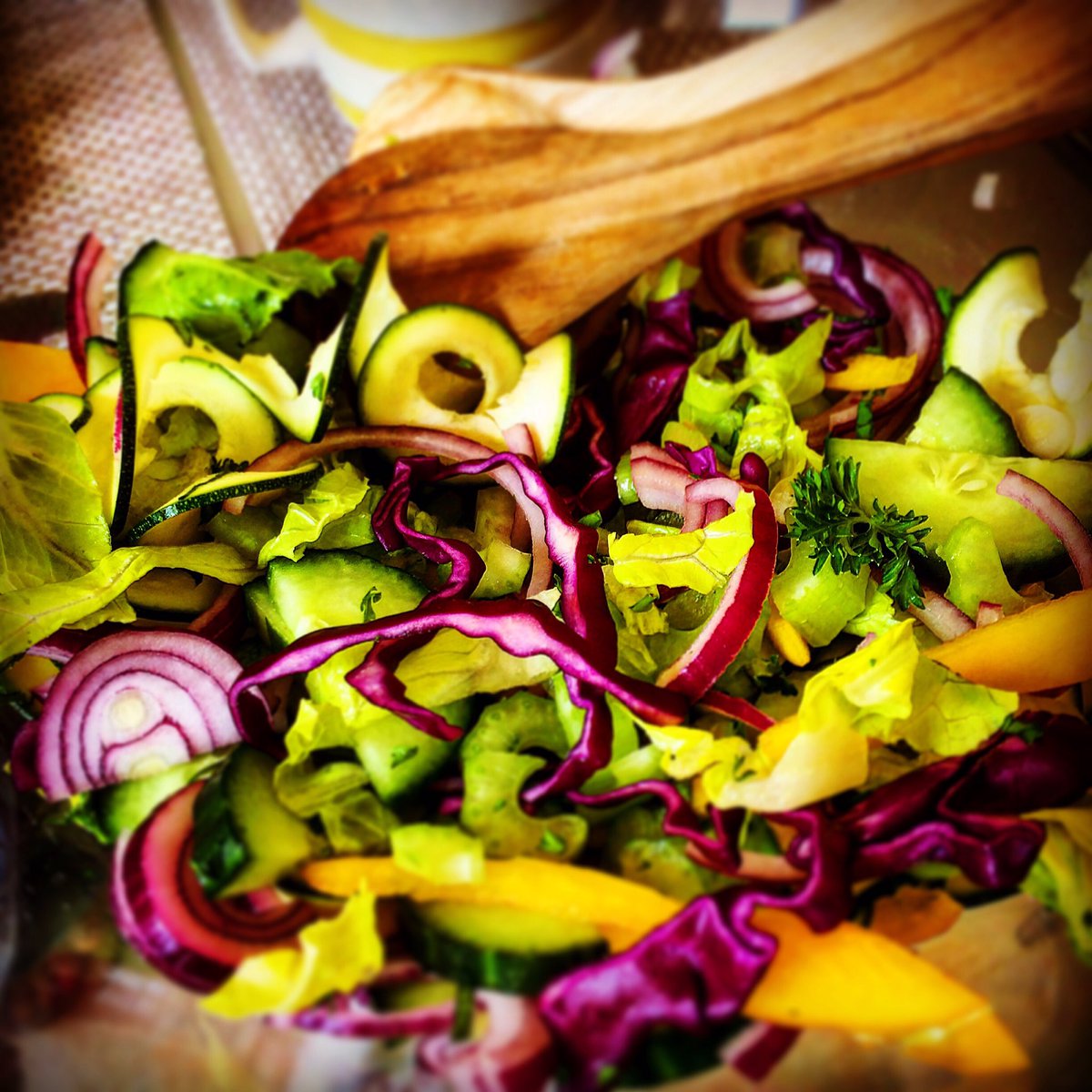 RT <a href="/itsjillgardner/">The-Fat:Controller 🏁🛡😀🟥🦕🥩 🗽</a> "Fill your meals with fibrous nutrition from veggies, herbs &amp; salad. Add olive oil"
