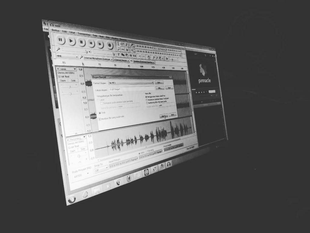 MiguelFflorees's tweet photo. edit recording 😊
#tag #vocal #gitar #acoustic #record #editor #music #musician #awesome #just4like #mypartner #like… https://t.co/q3LP0NDpb6