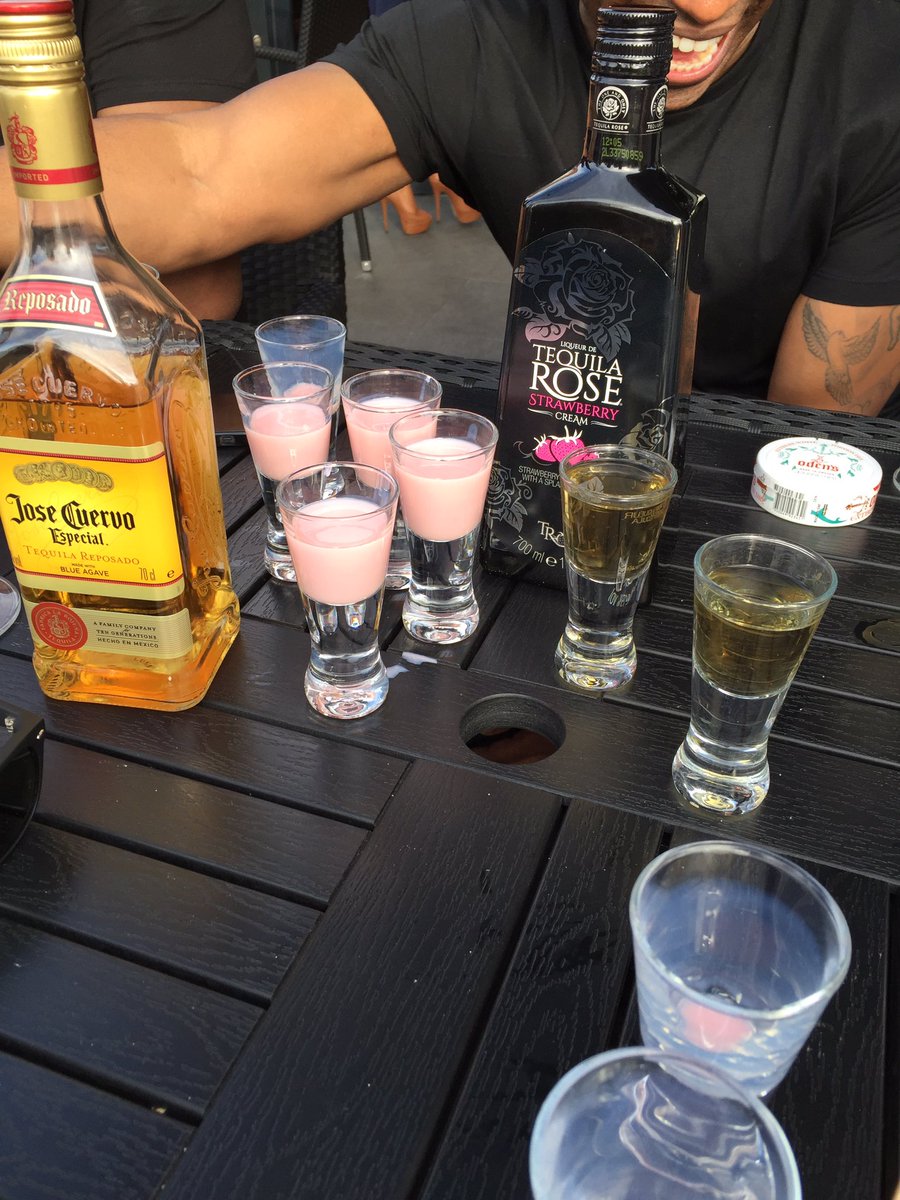 leecummins195's tweet photo. @kazcummins @Stewart_Bowles @Stewart_Bowles @realstaceyriley I blame @DJColinFrancis!2 bottles of tequila at 5pm?!🤕🤕 https://t.co/brh8YnXmIv