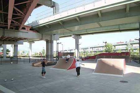 RideMe_JPN's tweet photo. 【神戸紹介！】
スケーターにはおなじみの、みなとの森公園もありますね〜！！

RideSHOPでスケボーをGETしてみんなで練習会したいですね！！✨ https://t.co/ZjpNWUvE6H