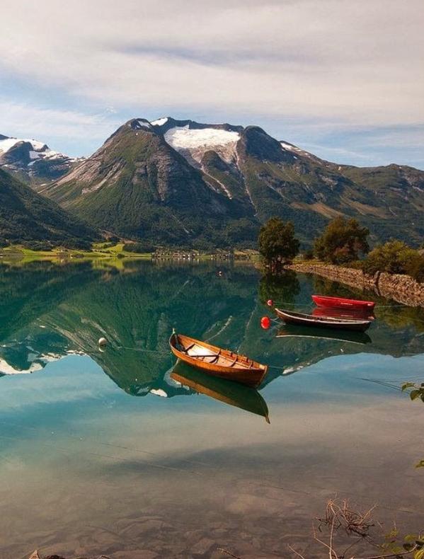 An amazing photo of #Hjelle, #Norway. Wanna book your travel? Click here! goo.gl/2MdUWX?b90A